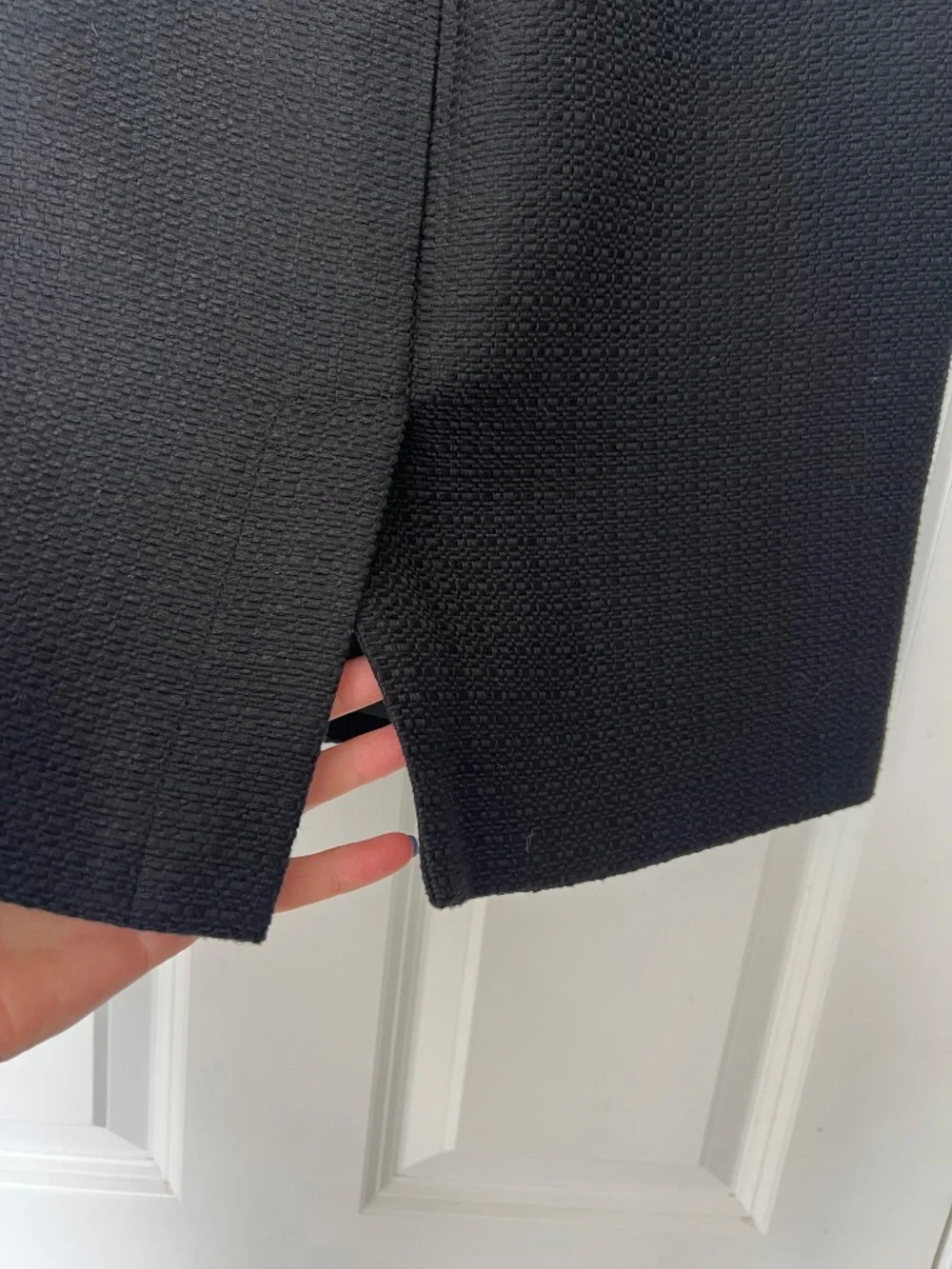 Banana Republic Textured Black Pencil Skirt | Size 4 | Classic Career & Workwear